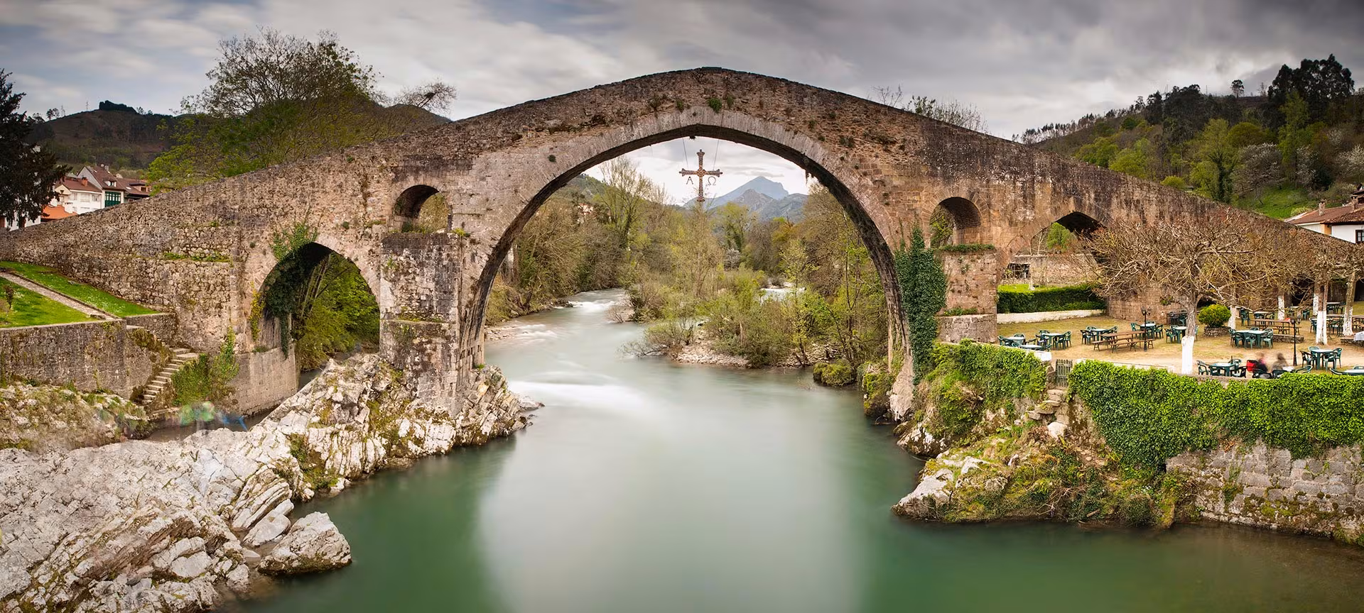 BULNES , COVADONGA Y CANGAS DE ONIS