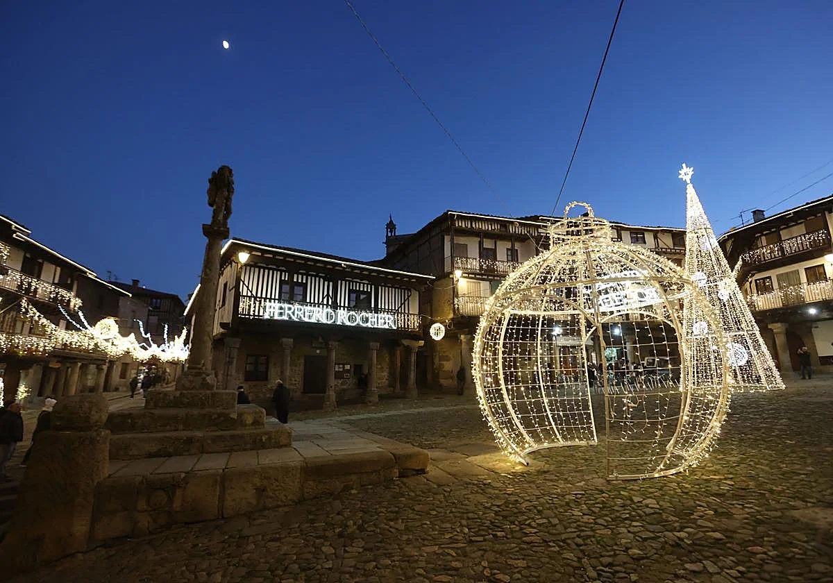 PEÑA DE FRANCIA, LA ALBERCA  Y SUS LUCES DE NAVIDAD