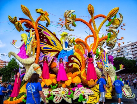 BATALLA DE LAS FLORES EN LAREDO